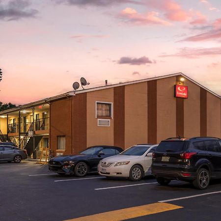 Econo Lodge Inn & Suites I-64 & Us 13 Virginia Beach Exterior photo